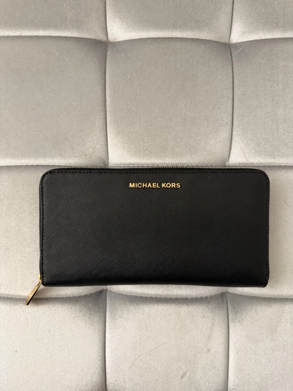 Michael Kors | Large Black Saffiano Jet Set Wallet